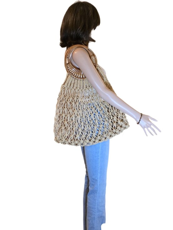 None Handbags - VTG Boho Macrame Straw Net Shoulder Bag Wooden Handle EUC